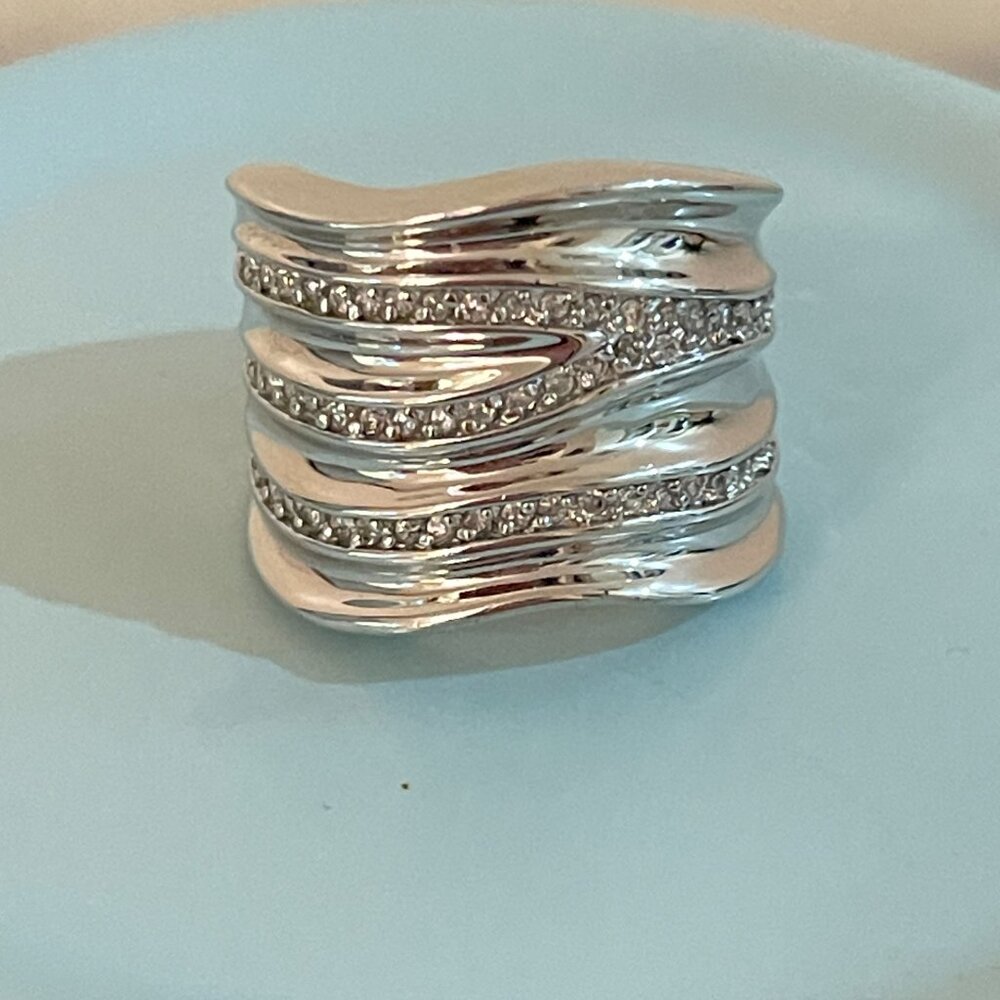Lia Sophia Ring Revved Up Wide Wavy Silver Crystals Statement Glam Bling Size 7